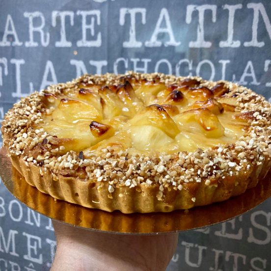 tarte aux poires et amandes de deux gars dans l'pétrin